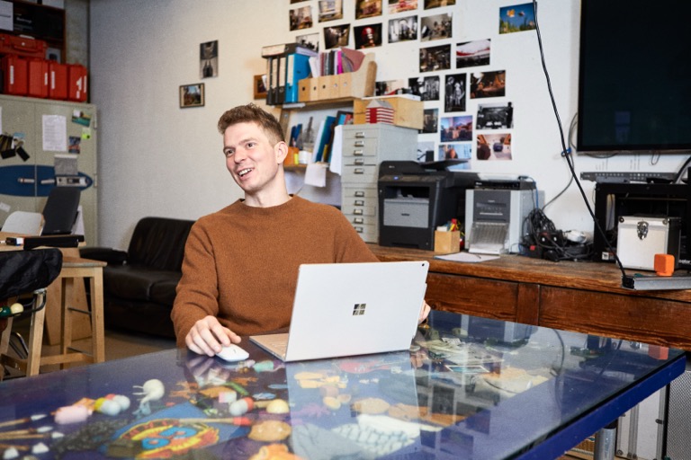 A short written description about the image. Good for accessibility, AL machine learning and search engine optimisation.